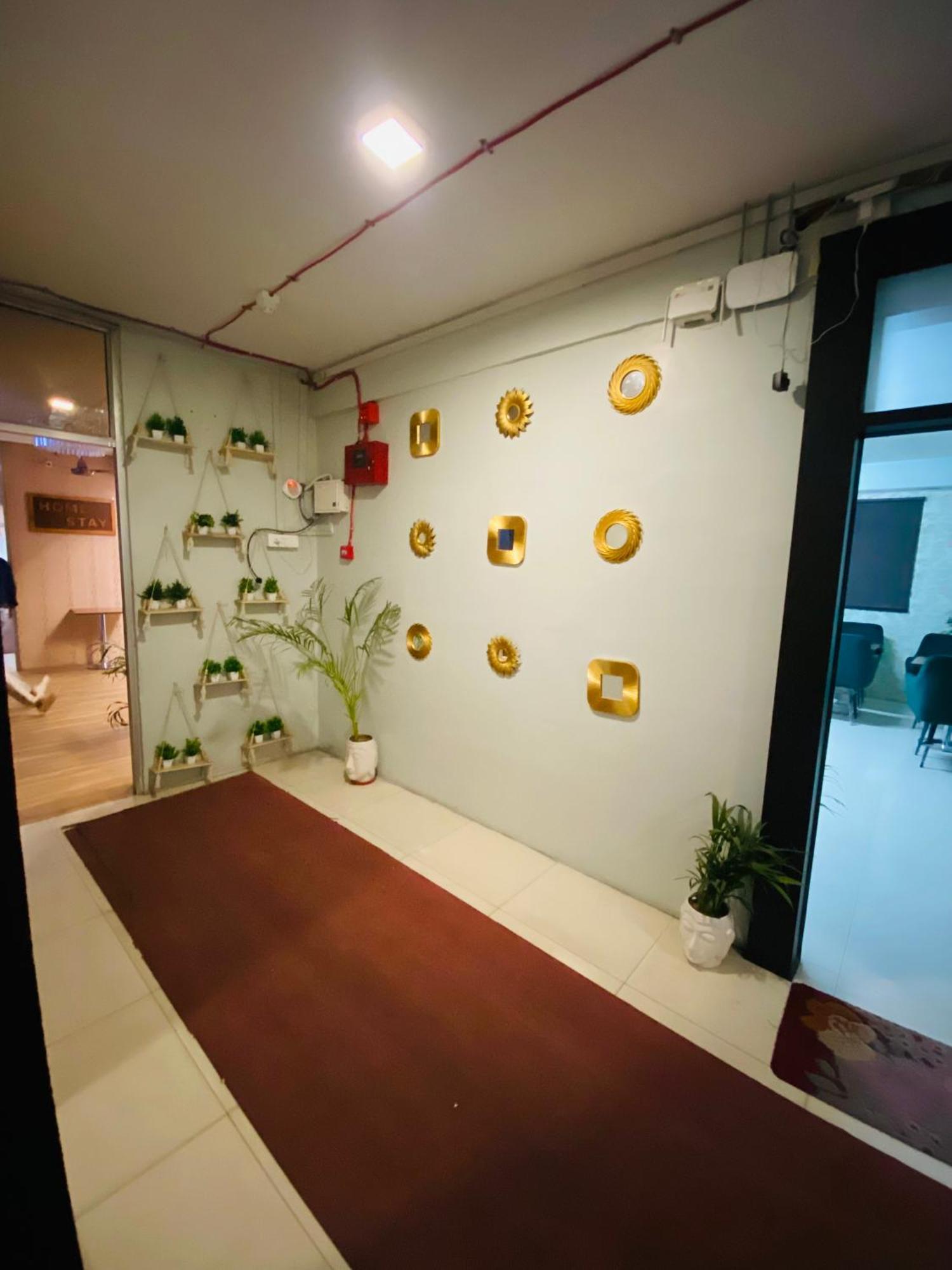 Homestay Ac Dormitory New Delhi Exterior photo