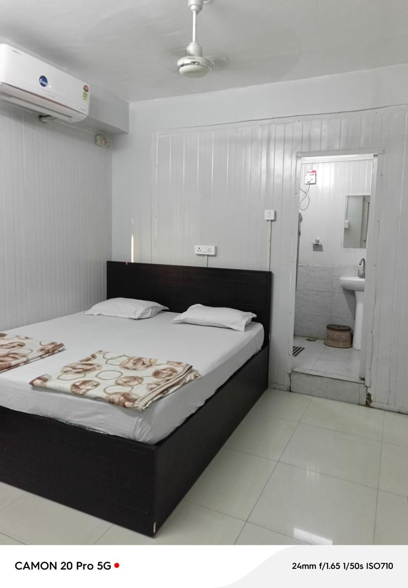 Homestay Ac Dormitory New Delhi Exterior photo