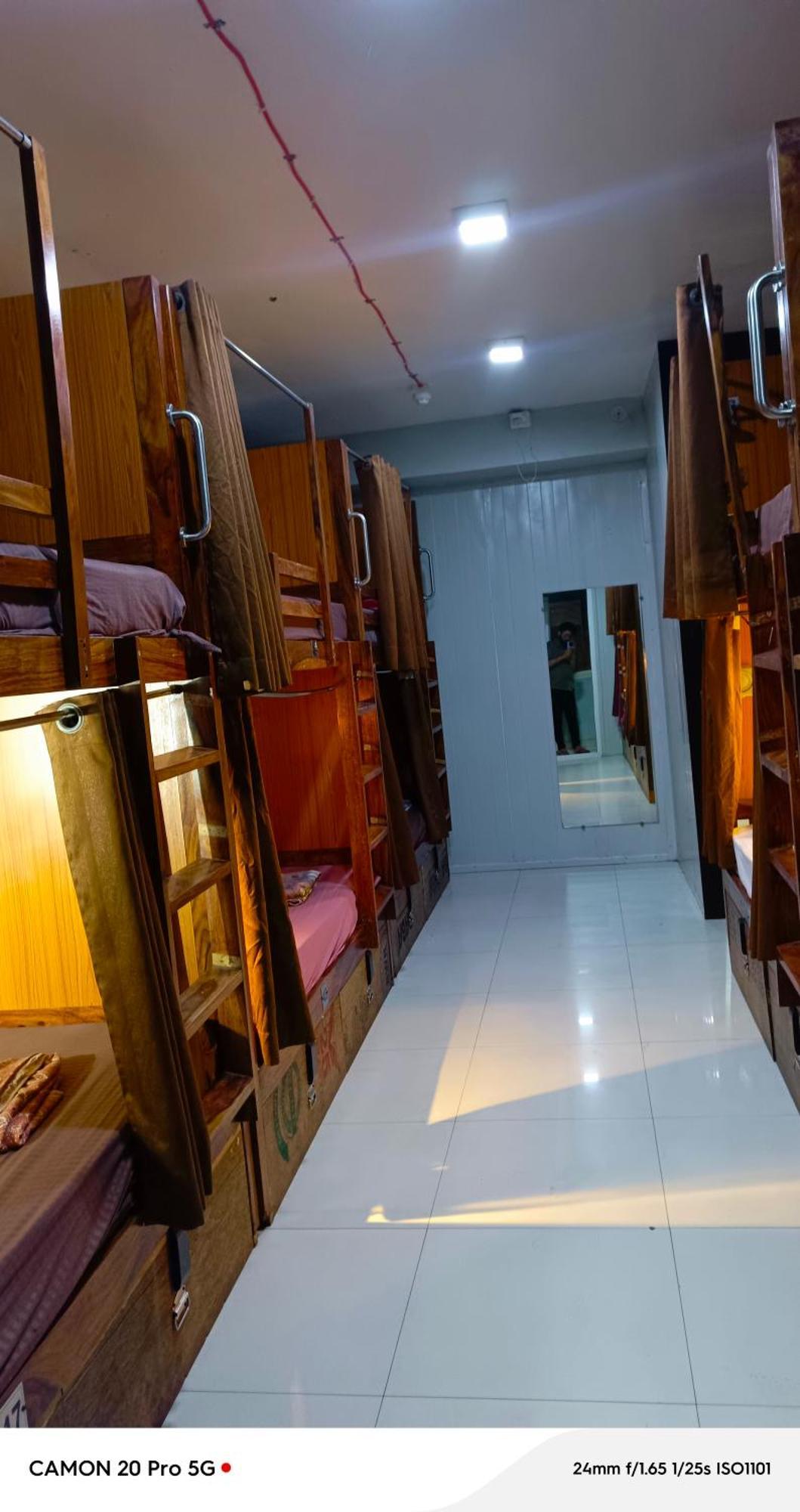 Homestay Ac Dormitory New Delhi Exterior photo